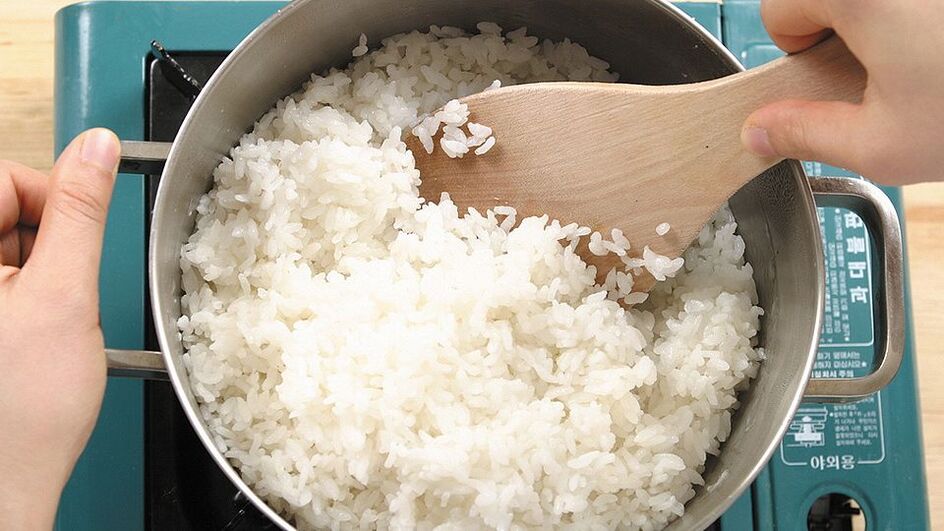 Reinigung des Körpers von Parasiten mit Reis